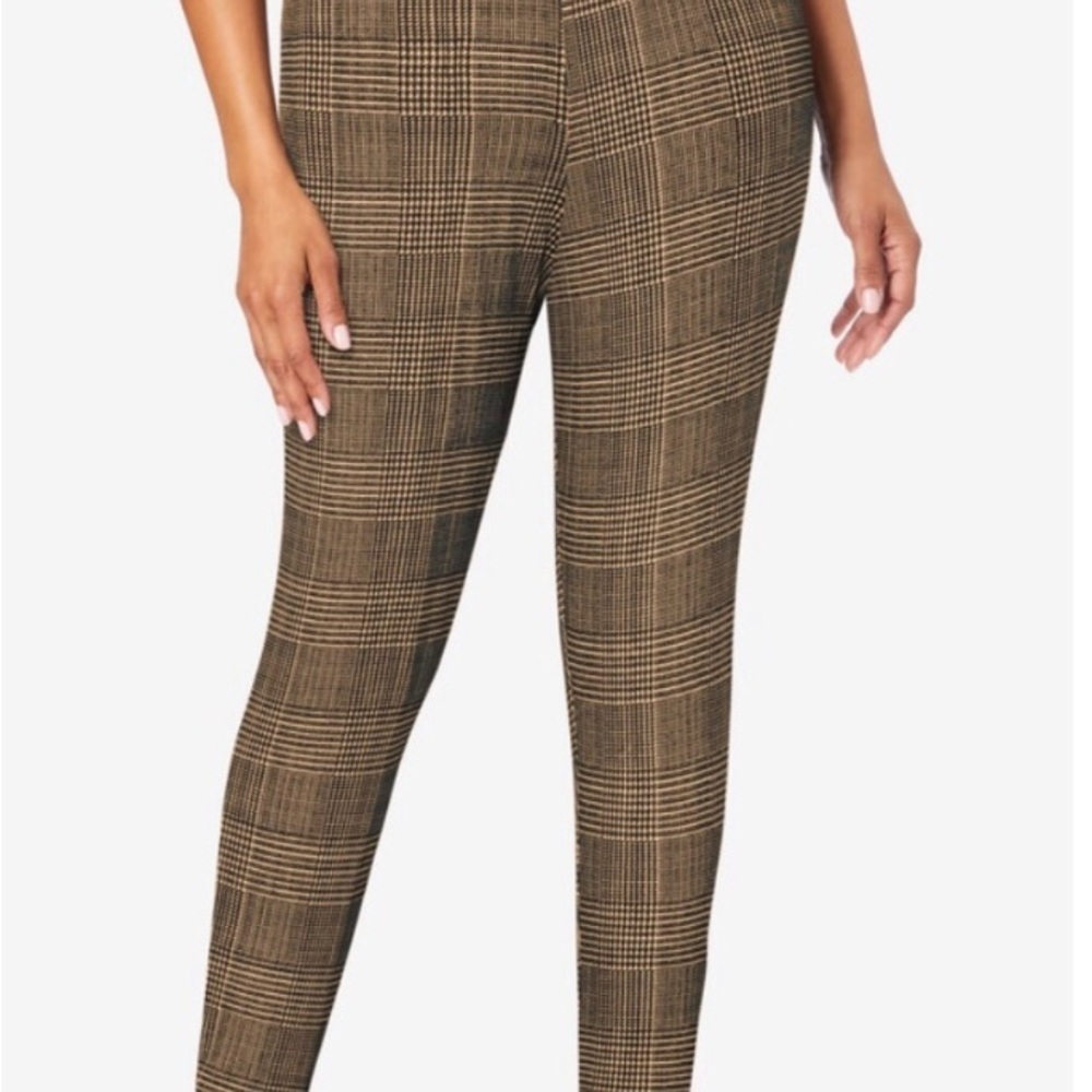 Briggs New York / NWT/Womens Slimming Solution Comfort Waistband / S 16